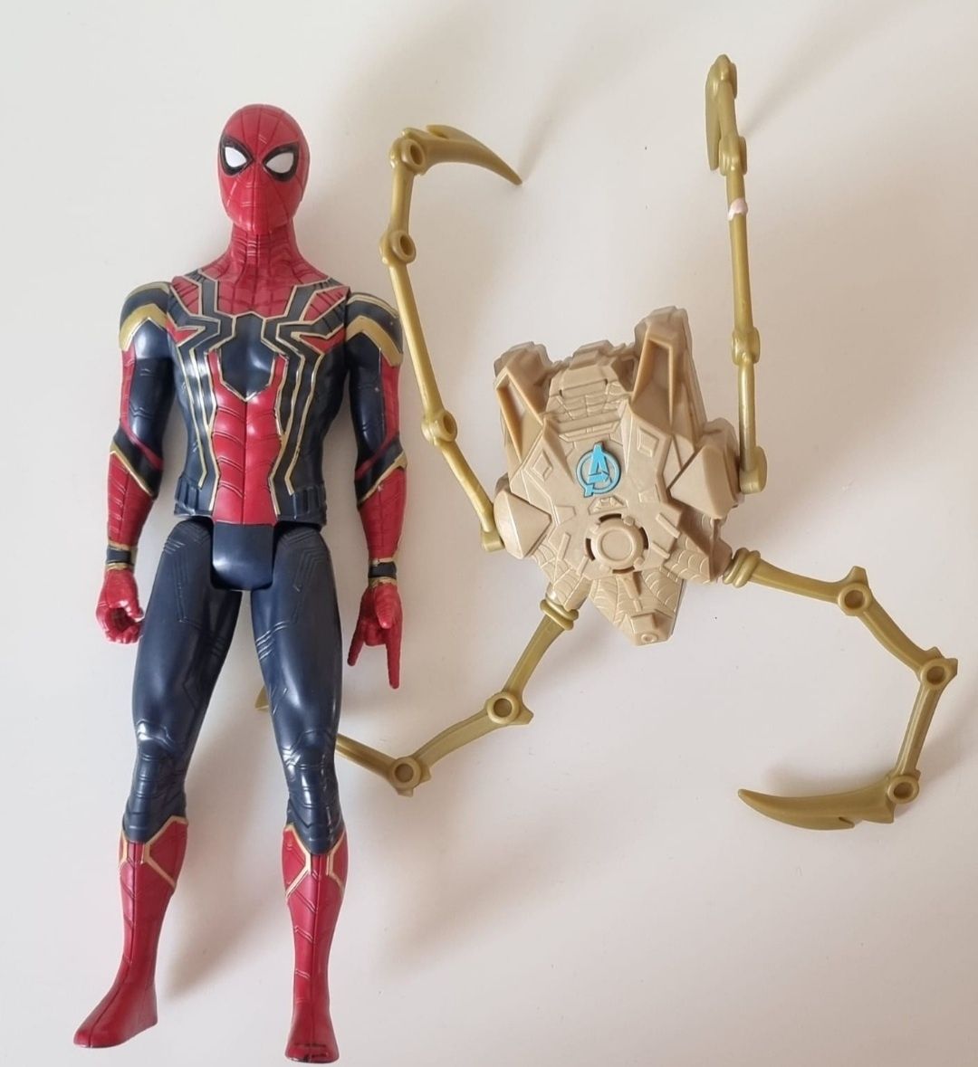 Продам пакеты с игрушками Человек паук, Капитан Америка, Мстители