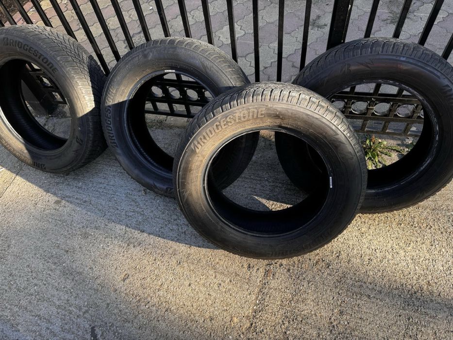 Cauciucuri Bridgestone 215/65 R17