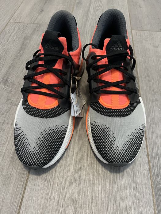 Vând adidasi Sportswear