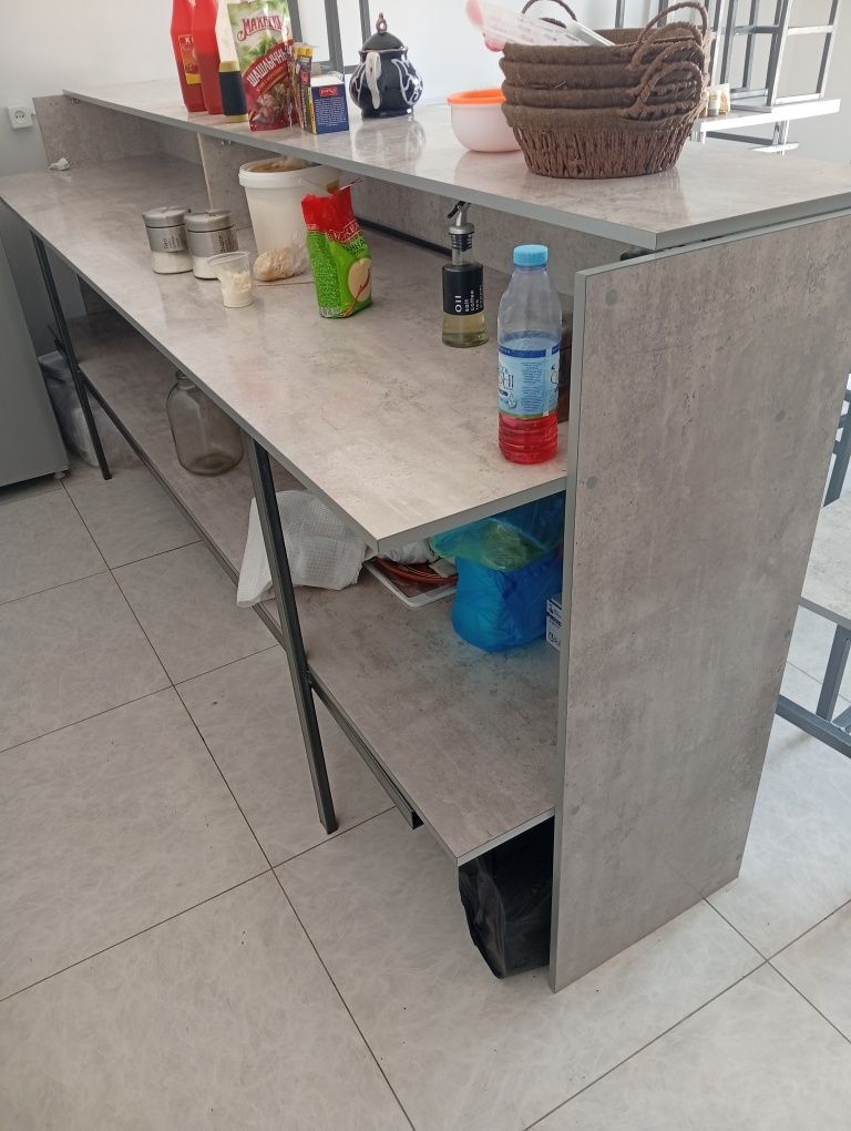 Srochna bar stol sotiladi