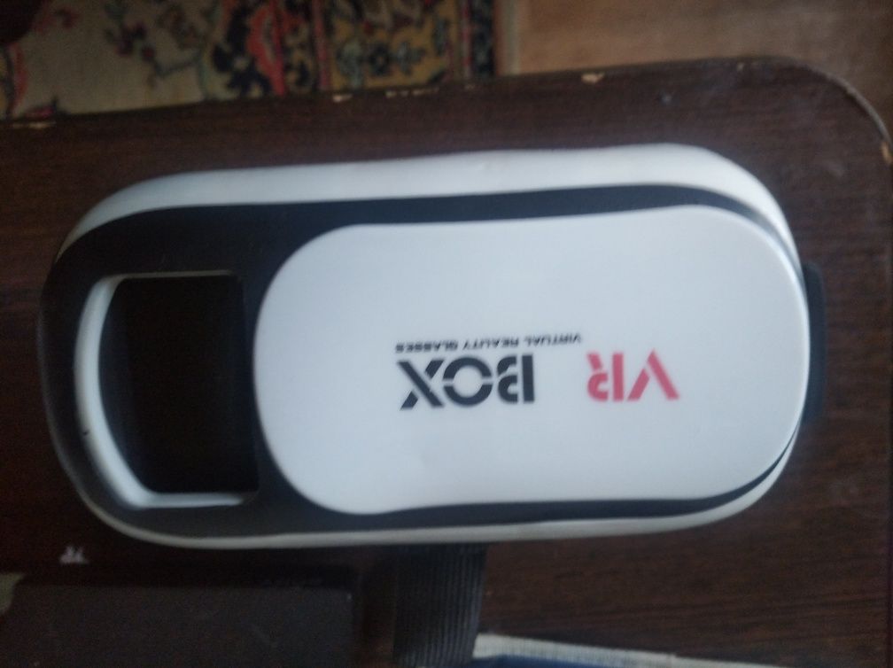 Продам VR BOX в отличном состоянии