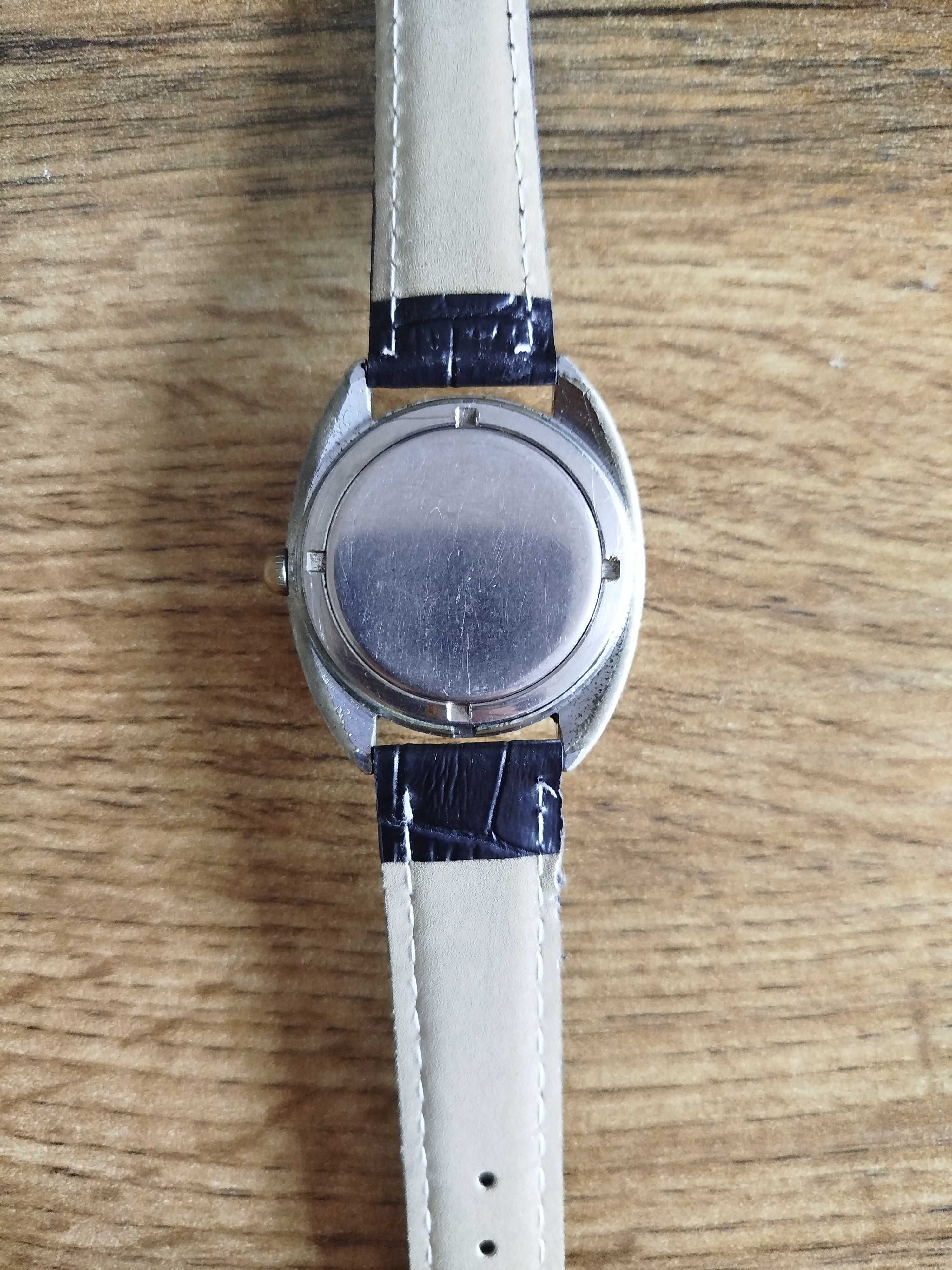 Vintage Poljot 17 jewels – съветски механичен часовник с дата