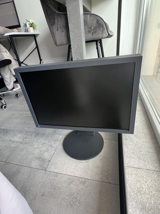 Продавам монитор Eizo