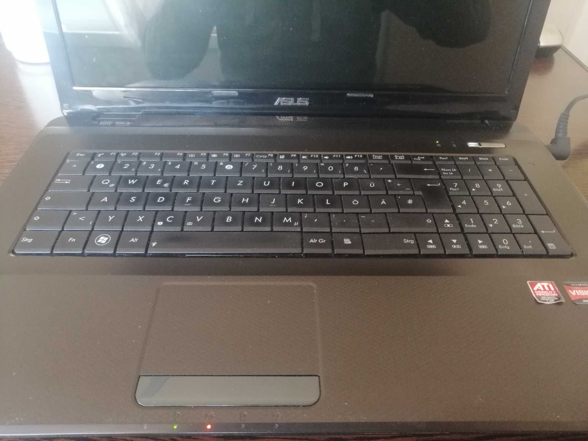 Laptop ASUS X72DR ,functioneaza  dar nu se mai vede nimic