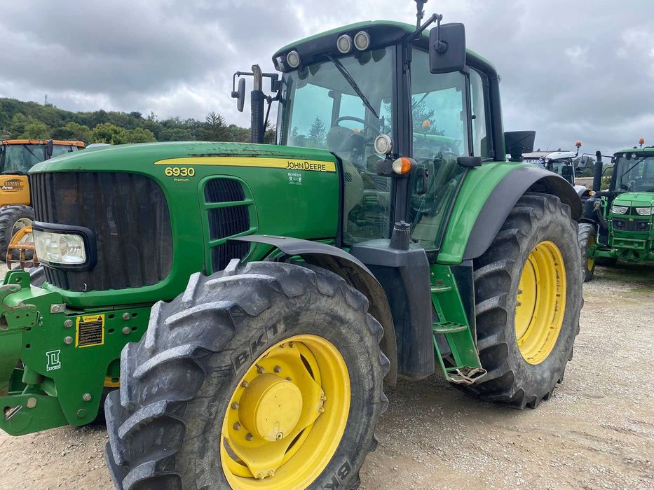 De vanzare tractor John Deere 6930 Premium