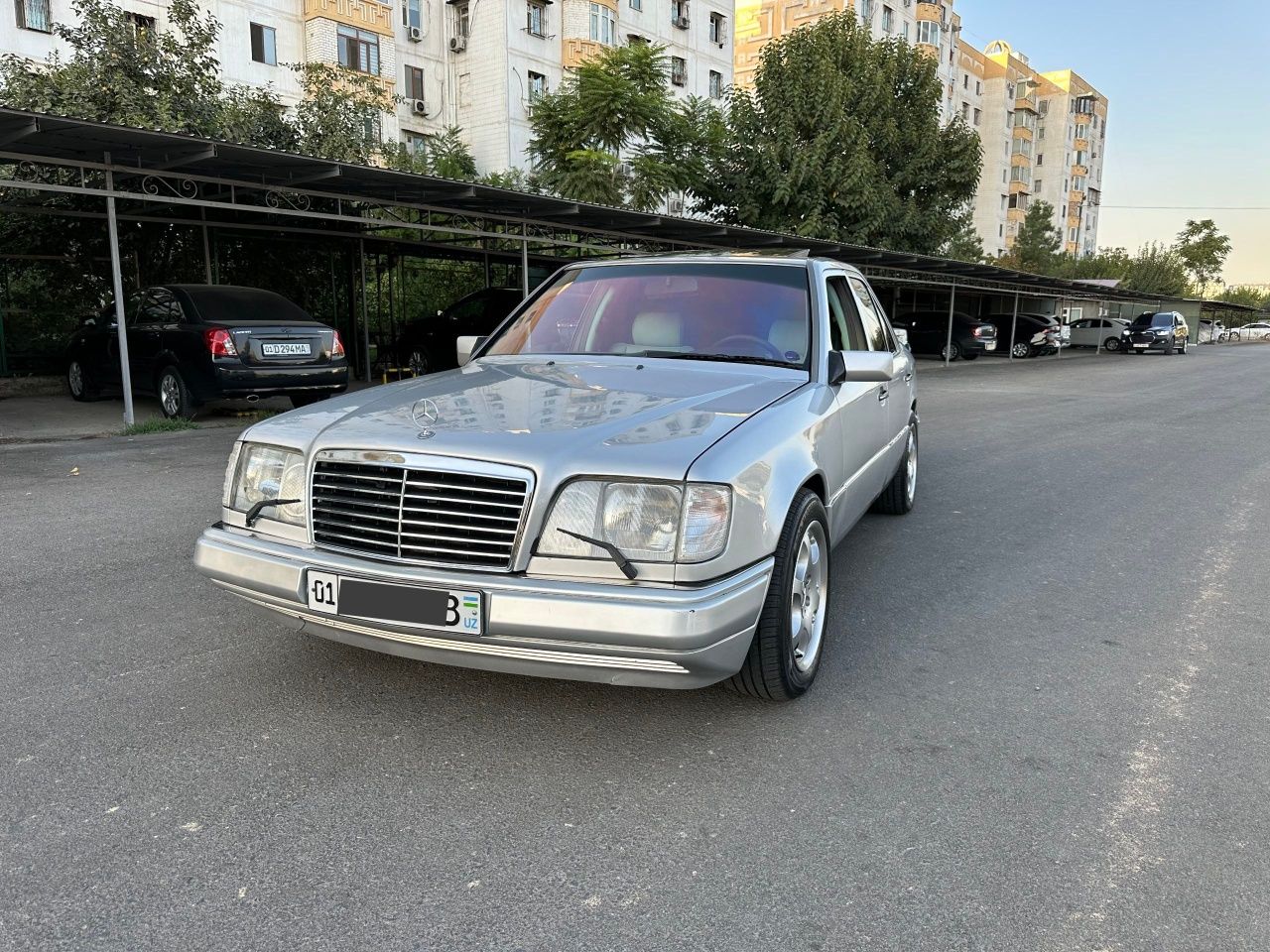 Mercedes Benz W124 сотилади

Komplektatsiya: Full
Kraska: bor
Rangi: S