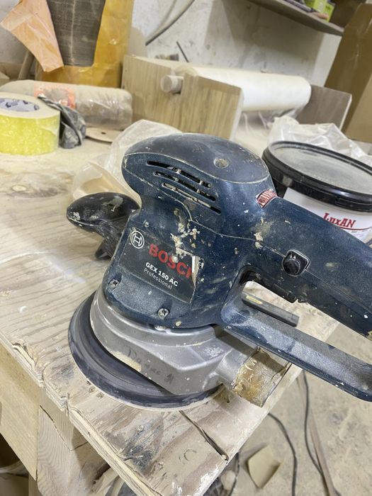 Шлифмашинка Bosch Gexx150