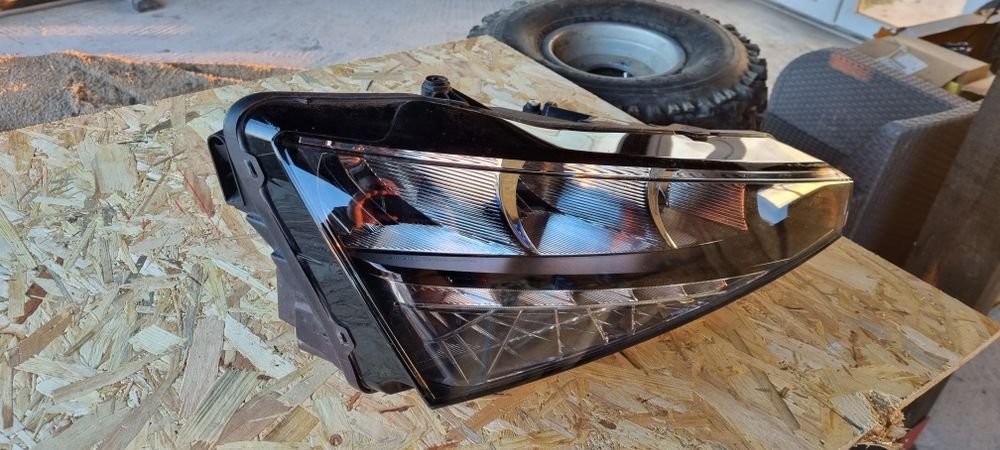 Far dreapta skoda scala  led 150euro