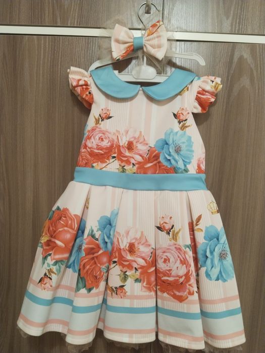 Красивое платье.