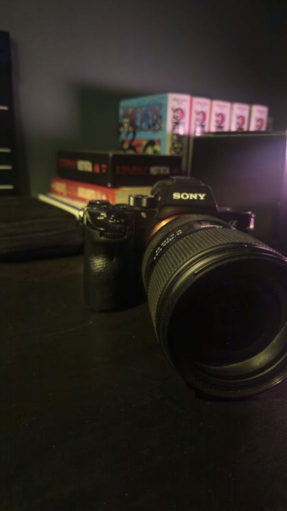 Sony A7R III (тушка) + оригинальная зарядка, аккумулятор,коробка ,доку
