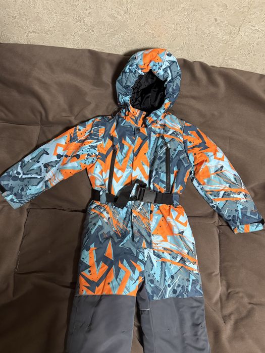 Продам детский зимний контбинезон