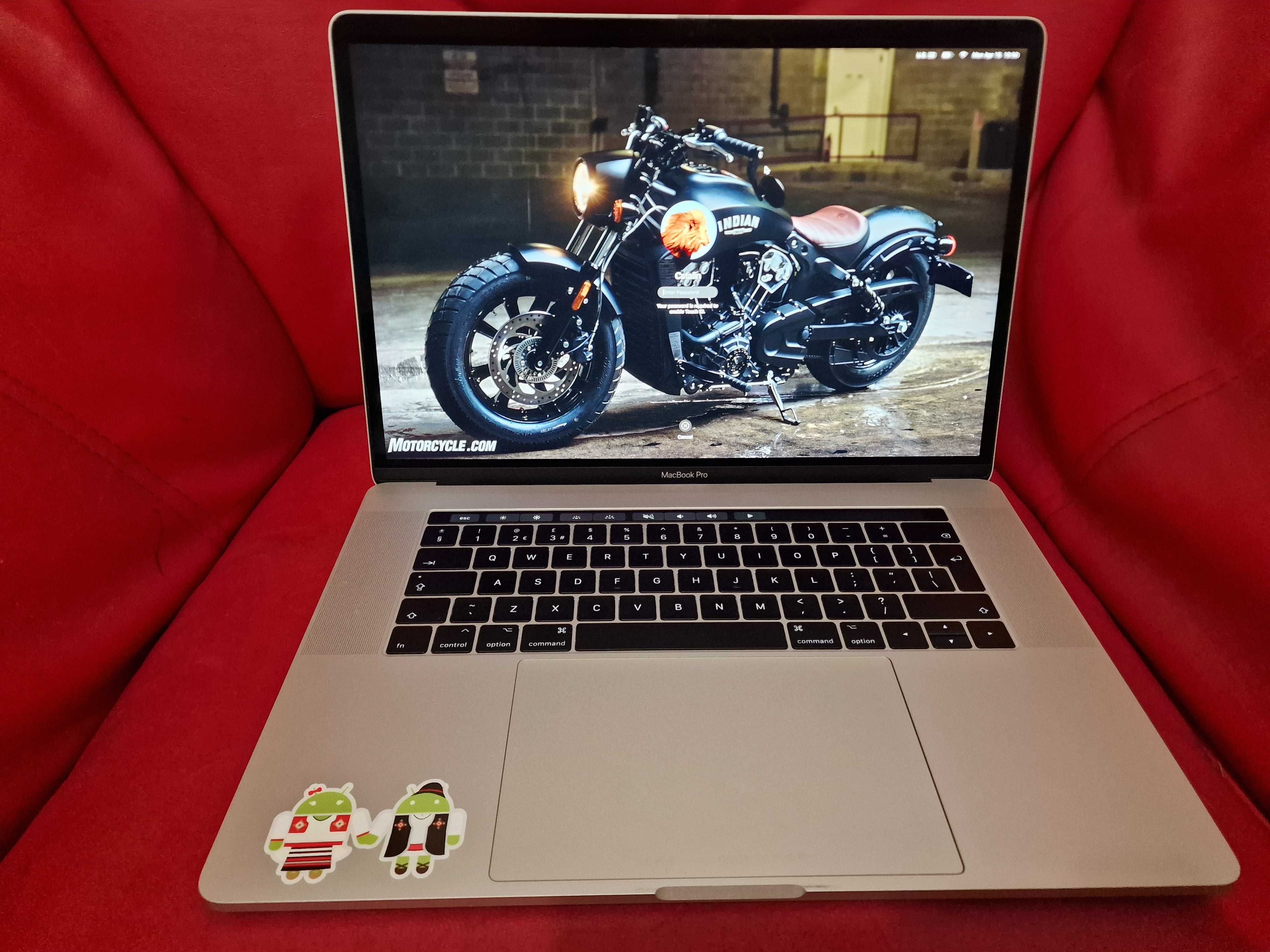 Apple MacBook Pro 15" TouchBar 2017 - 500Gb SSD 16GB RAM