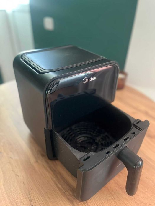 Продам аэрогриль Midea