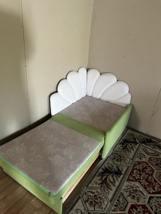 Кровать для детей с местом для хранение вещей