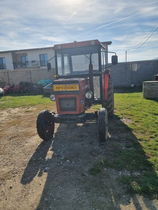 Vând tractor universal 445