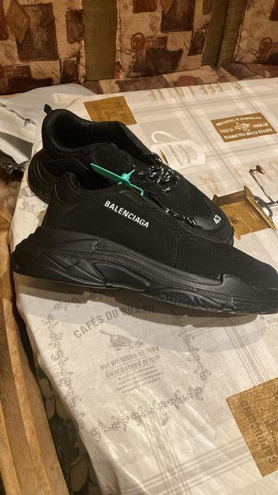 Маратонки нови много леки