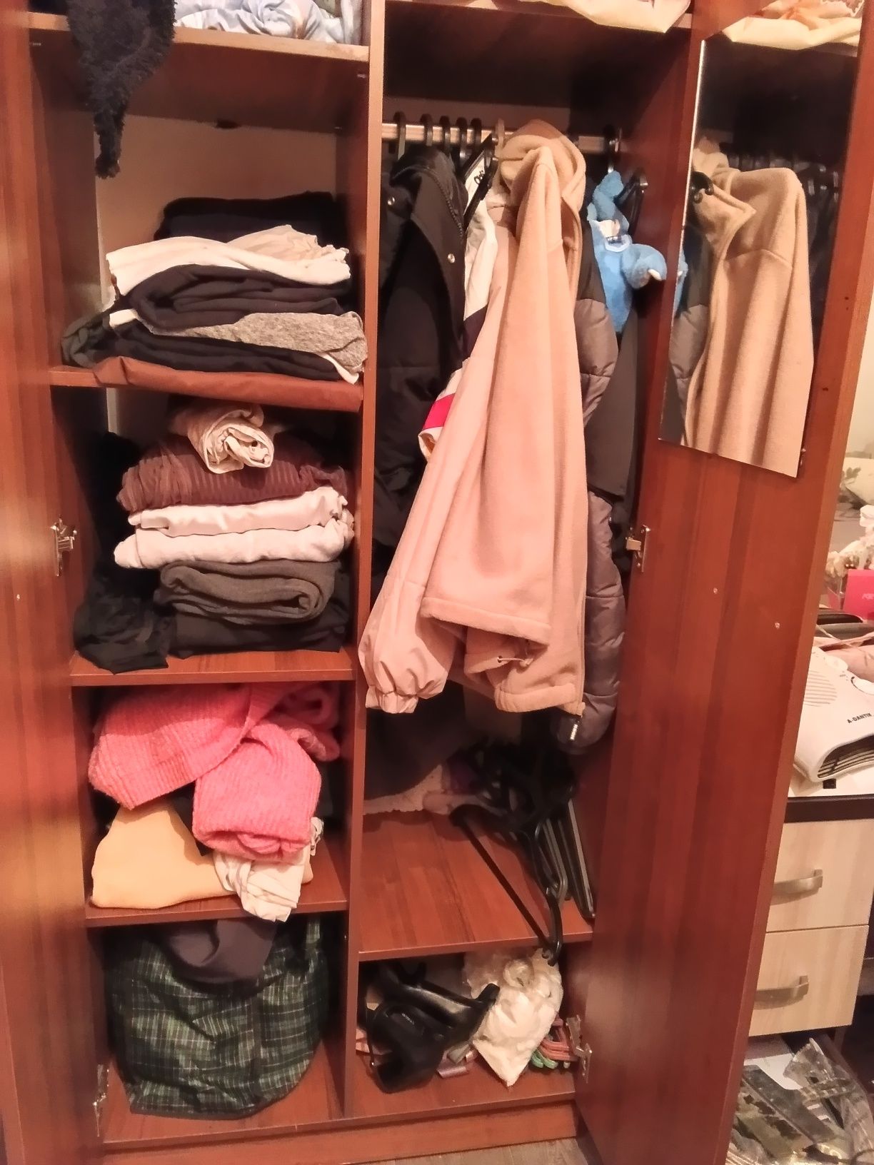Срочно продам шкаф каф для одежды
