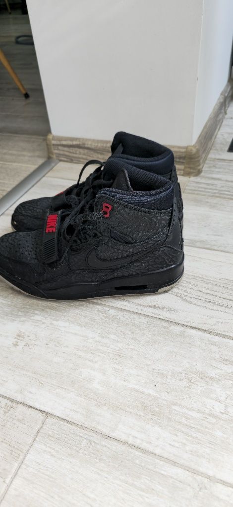 Jordan Legacy 312