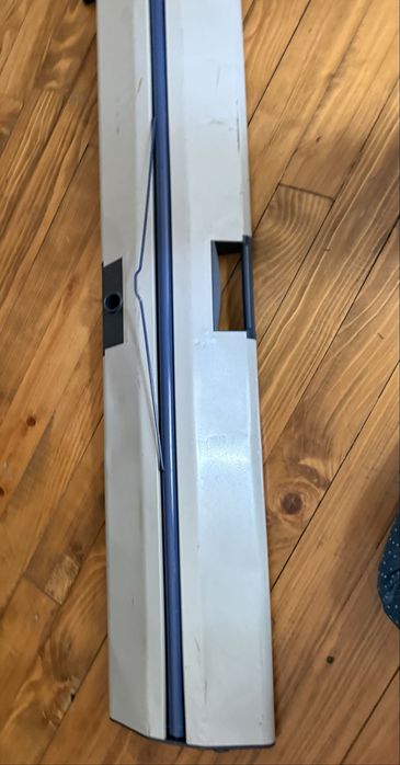 Proiector Benq MP620 si ecran de proiectie retractabil MovieLux Compac