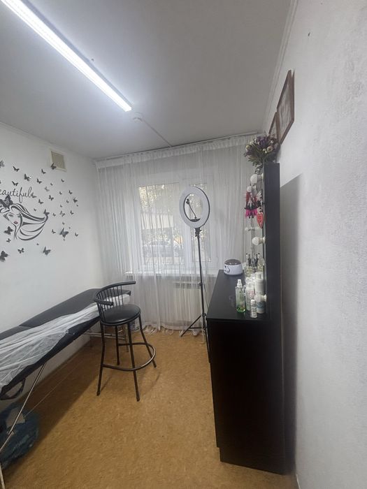 Сдам в аренду кабинет для маникюра и тд