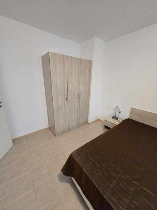 Спалня с гардероб