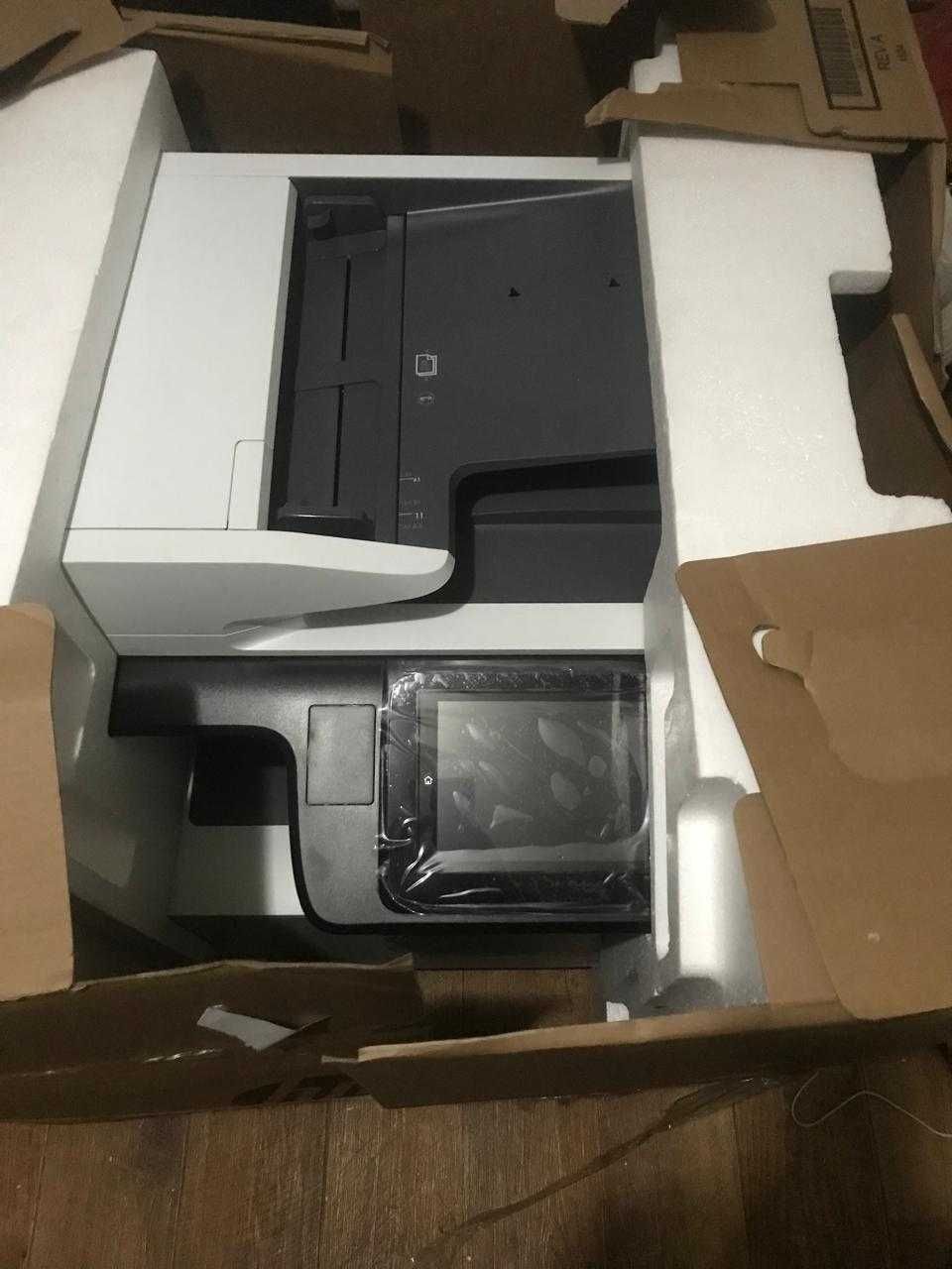 Цветное МФУ HP Color LaserJet Enterprise MFP M776dn