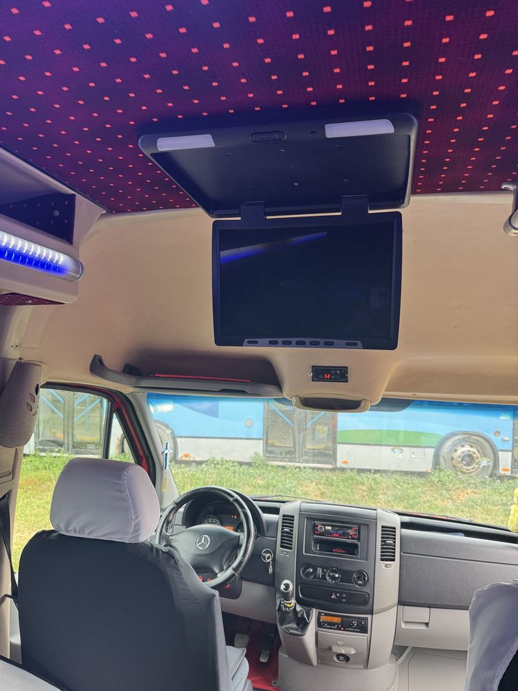 Mercedes-Benz Sprinter 519 CDI – Microbuz 20+1 locuri Motor 3.0
