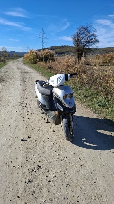 Scuter 80cc set nou,carburator nou/schimb cu baterie auto+diferența