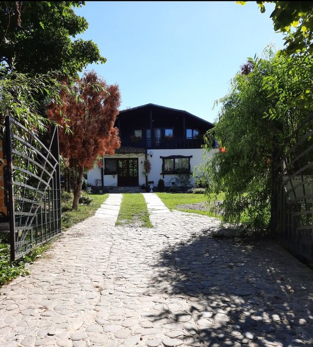 Casa de vanzare /zona Gura vaii