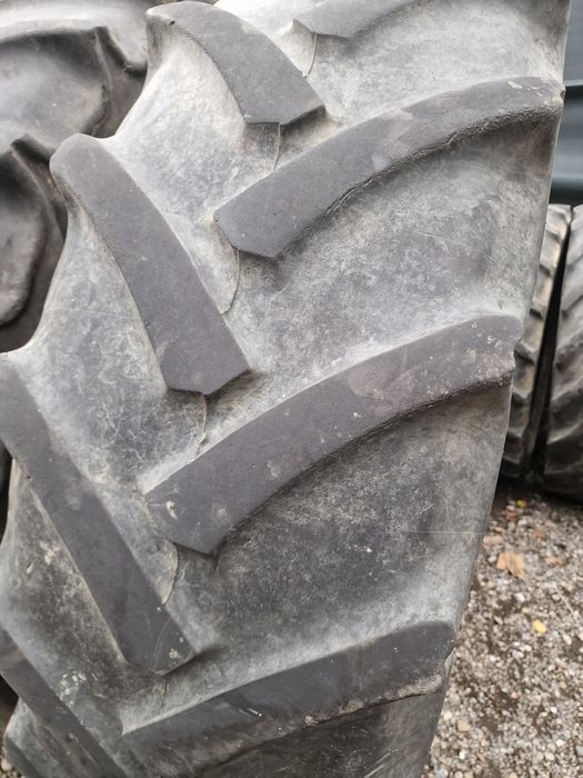 CAUCIUCURI 16.9R34 (420/85R34) marca Continental