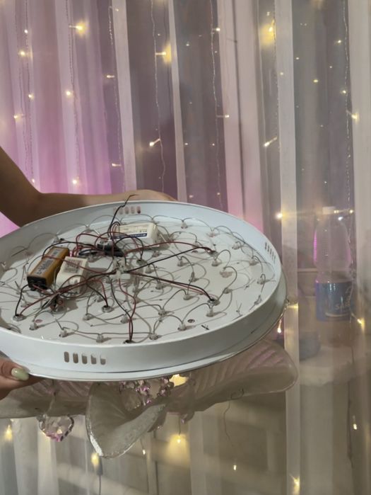 Продам красивую люстру