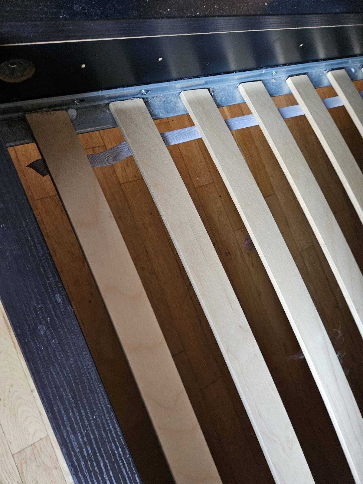 IKEA MALM легло с дървена основа LERÖY и етаржерка KALLAX