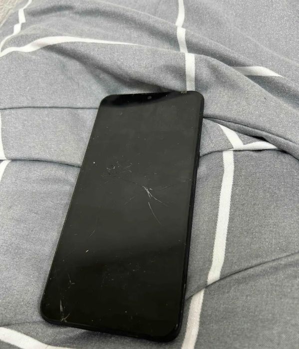 Телефон Самсунг а10s