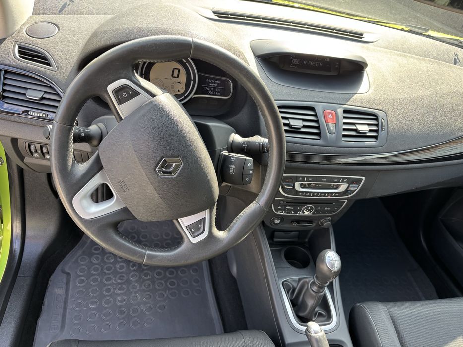 Renault Megane Coupe 1.6-16v - 110cp - 05/2012 - Climatronic -