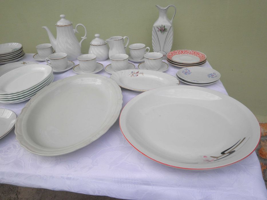 Стари български порцеланови и стъклени чини, чаши купи и др.