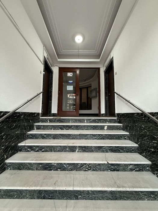 VANZARE garsoniera PARTER - la 900m reali metrou PTA UNIRII