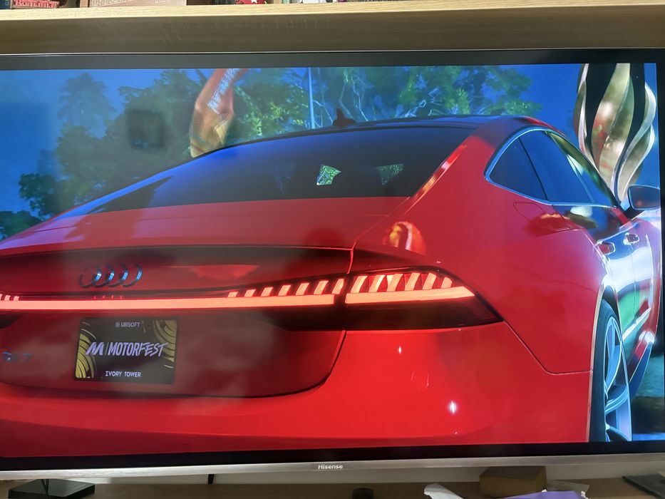 Ps4 1 tb , doua controllere plus jocuri