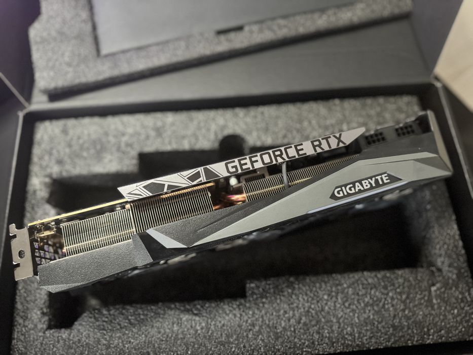 Placa Video Gigabyte RTX 3080 10GB