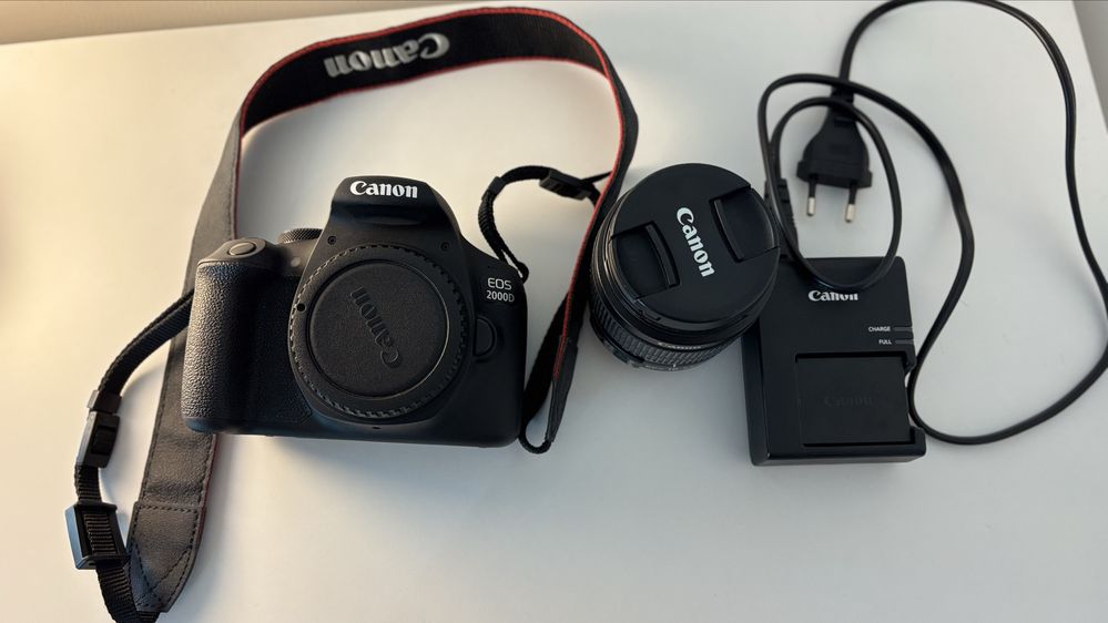 Aparat foto DSLR canon EOS 2000D, 24.1 Mp + obiectiv EF-S 18-55mm