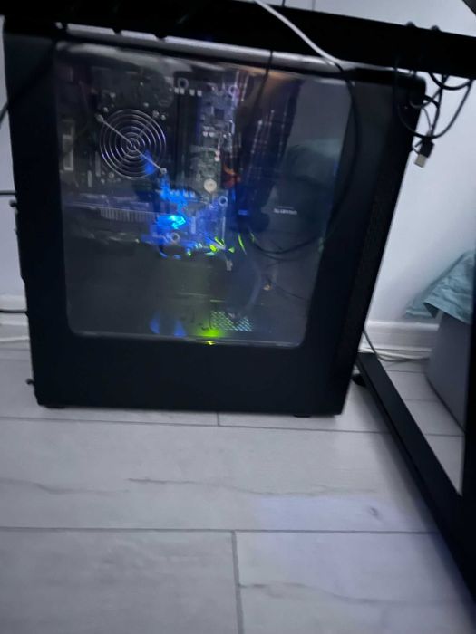 Vând PC gaming (placă video GTX, Intel i7, RAM 16GB) pt jocuri scoala