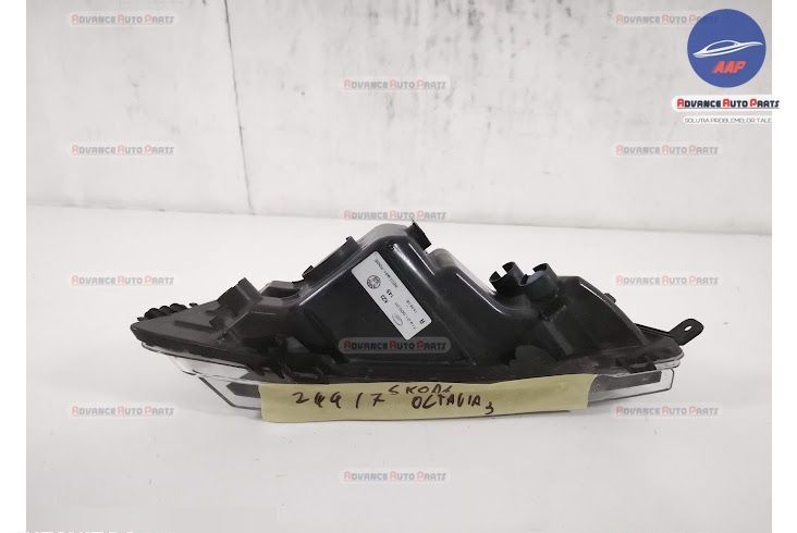 Шкода Октавия / Skoda Octavia 3 [ - ] Оригинален десен проектор с чере