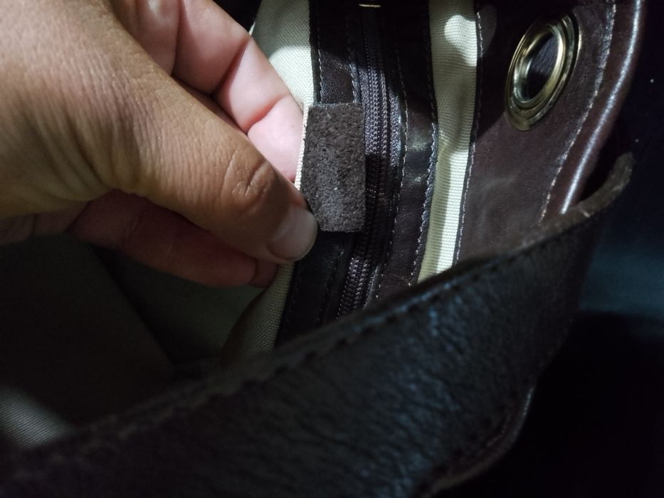 Geanta Gucci cu curea de piele