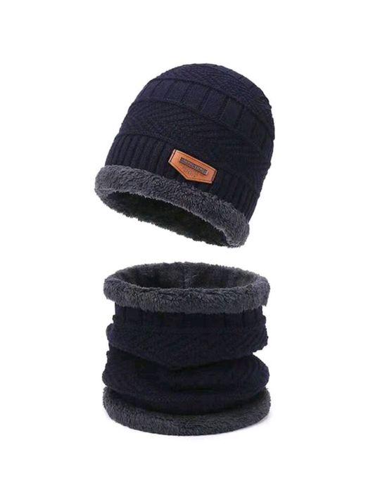 Чисто нов зимен комплект от шапка, шал и ръкавици в черен цвят ! ! !