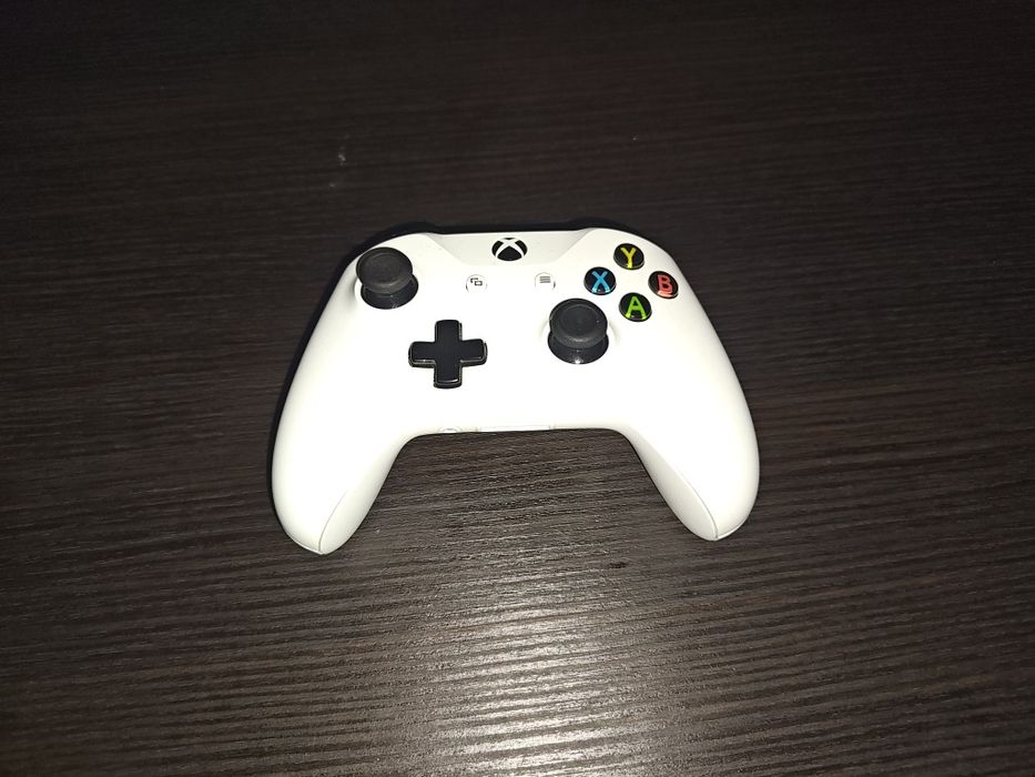 Xbox One S All-Digital 800GB + Manetă Originală + 11 jocuri