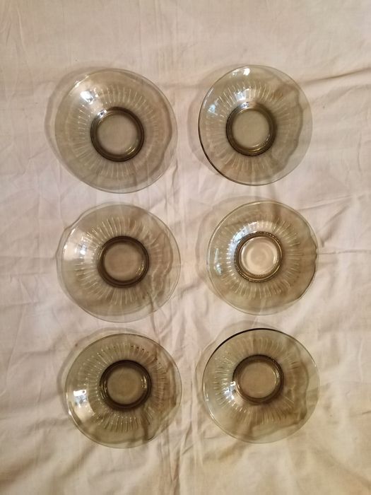 Farfurii din sticlă