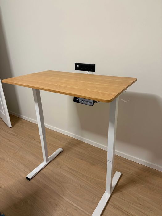 Ергономично регулируемо бюро Carmen CR- 4825 - бук-бял