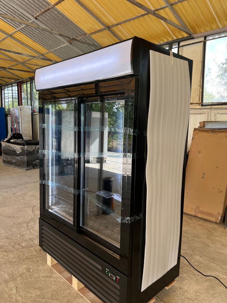 Vitrina frigorifica cu 2 usi racire cu ventilator