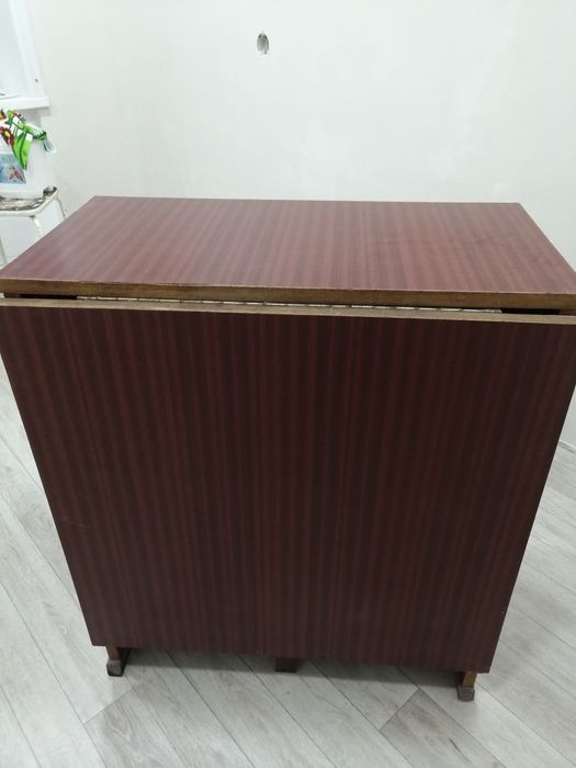 Продам стол советский, раскладной. Крепкий