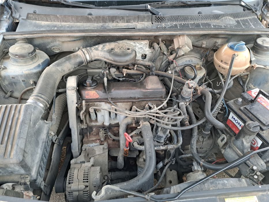 Фолксваген Венто 1.8 mi на части !