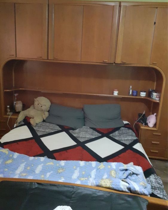 Dormitor cu pat complet cu dimensiune 3/90 pe 2/20